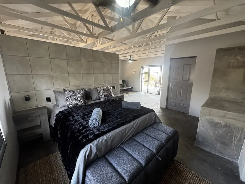 Sunset Cabin main bedroom